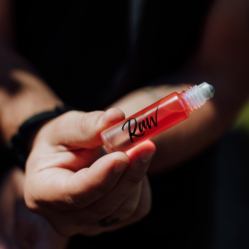 RawChemistry Raw Pheromone Infused Cologne for Men Roll-On-10ml tinh dầu pheromone nữ